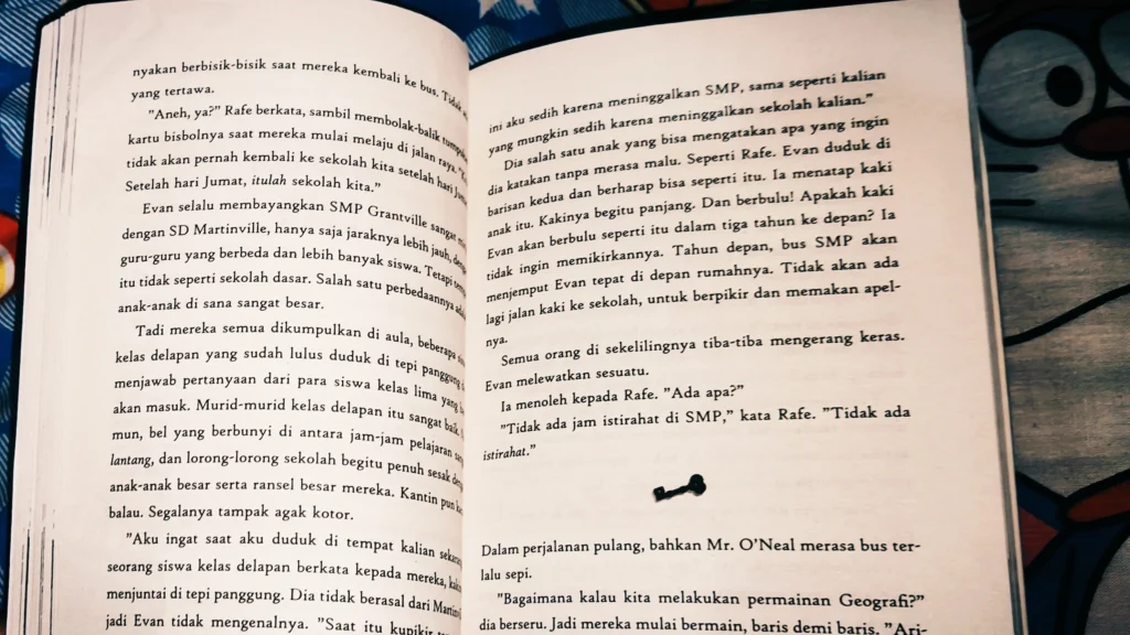 Sampul buku The Lost Library karya Rebecca Stead dan Wendy Mass terbitan Gramedia Pustaka Utama.